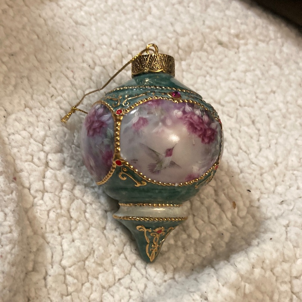 Vintage Remembrance by Lena  Liu floral  ornament, the jewelled hummingbird